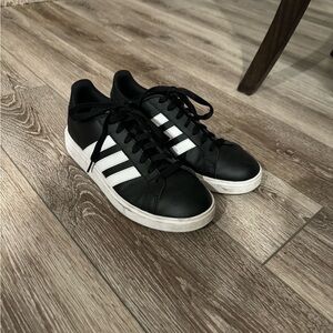 Adidas grand court tennis shoes size 7.5